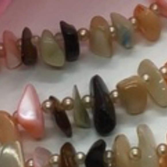 Beach Life Bracelet made of mother of pearl pieces, very elegant. - Picture 3 of 6